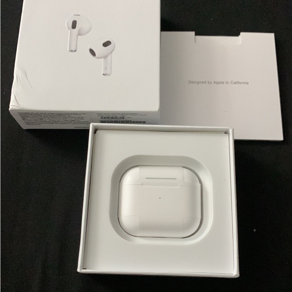 Apple White AirPods Headset with Charging Case
